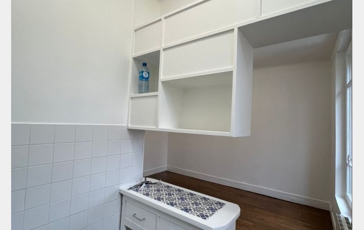 Studio LE KREMLIN-BICETRE (94270)  20 m2 720 € 