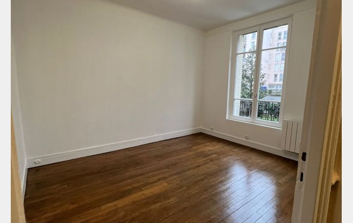 Studio LE KREMLIN-BICETRE (94270)  20 m2 720 € 