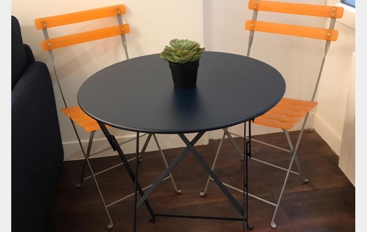 Studio PARIS (75006)  17 m2 1 038 € 