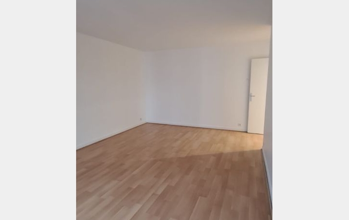 3 Pièces CHARENTON-LE-PONT (94220)  71 m2 1 800 € 