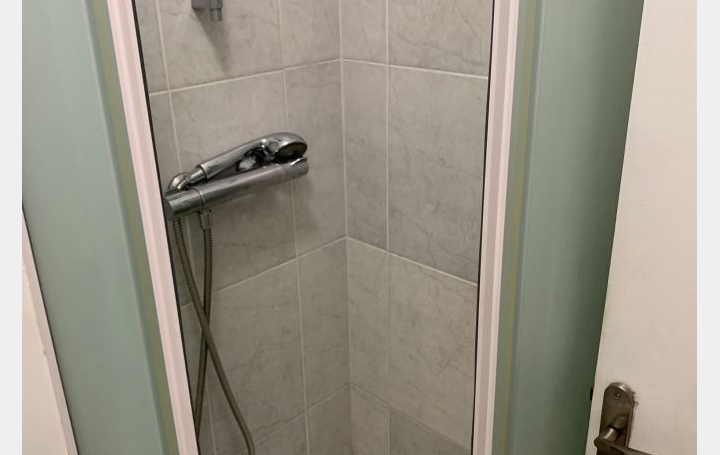Studio LE KREMLIN-BICETRE (94270)  26 m2 800 € 