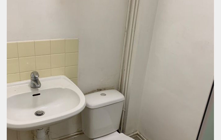 Studio LE KREMLIN-BICETRE (94270)  26 m2 800 € 