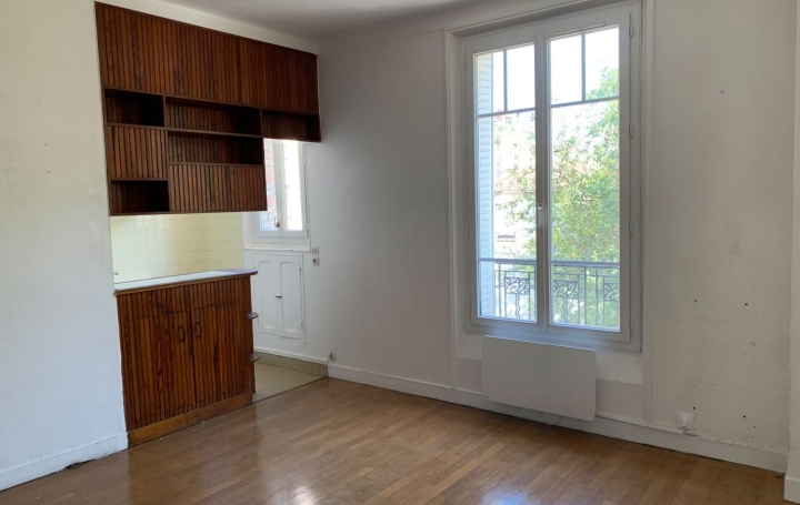 Studio LE KREMLIN-BICETRE (94270)  26 m2 800 € 