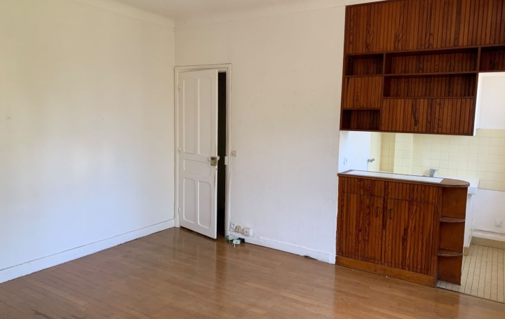 Studio LE KREMLIN-BICETRE (94270)  26 m2 800 € 