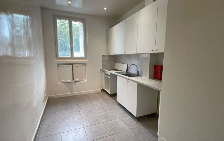 3 Pièces LE KREMLIN-BICETRE (94270)  65 m2 1 510 € 