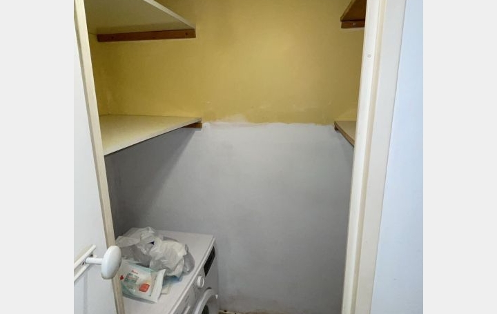 Studio CHARENTON-LE-PONT (94220)  20 m2 750 € 
