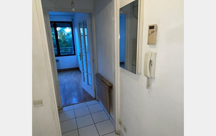 Studio CHARENTON-LE-PONT (94220)  20 m2 750 € 