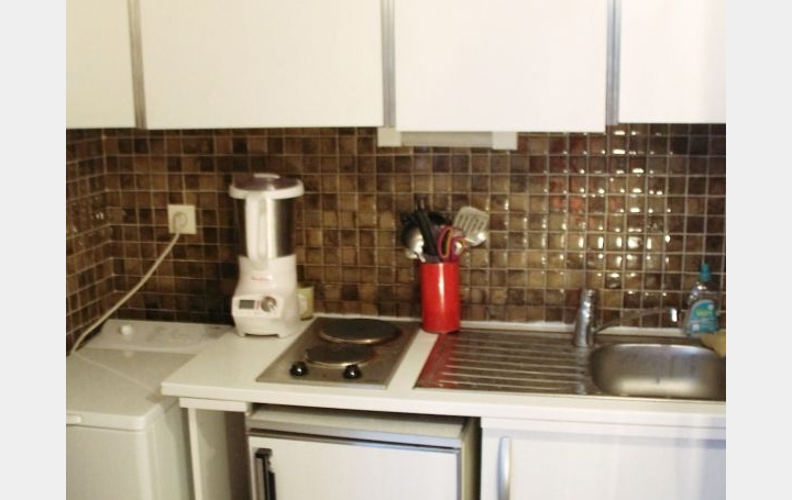 Studio PARIS (75003)  25 m2 258 100 € 