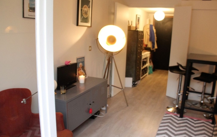 Studio PARIS (75003)  25 m2 258 100 € 