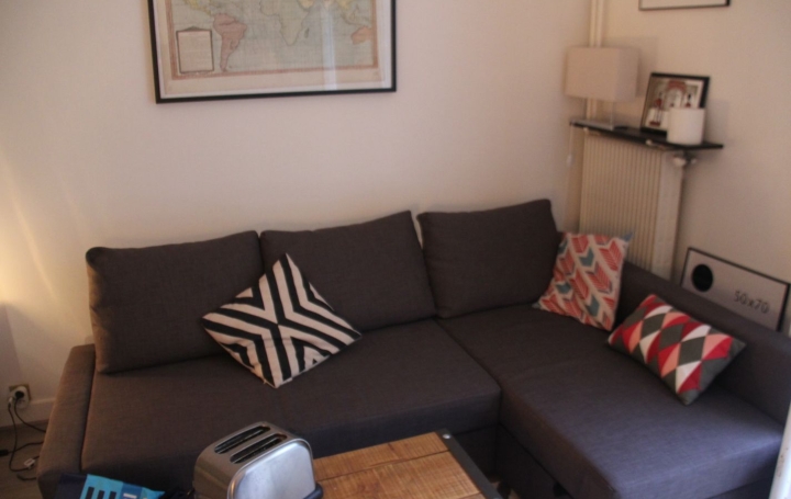 Studio PARIS (75003)  25 m2 258 100 € 