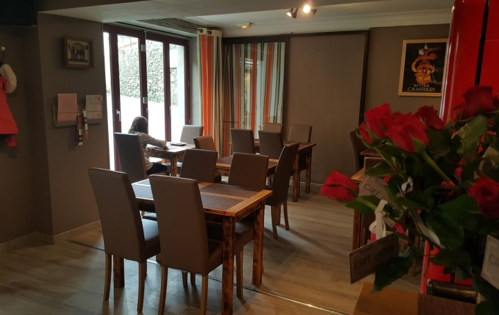 Activité commerciale CARCASSONNE (11000)   354 000 € 