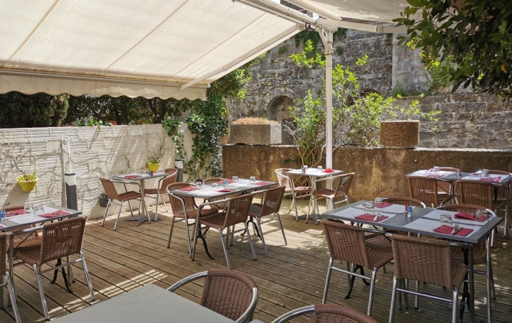 Activité commerciale CARCASSONNE (11000)   354 000 € 