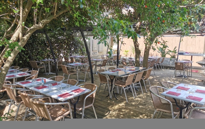 Activité commerciale CARCASSONNE (11000)   354 000 € 