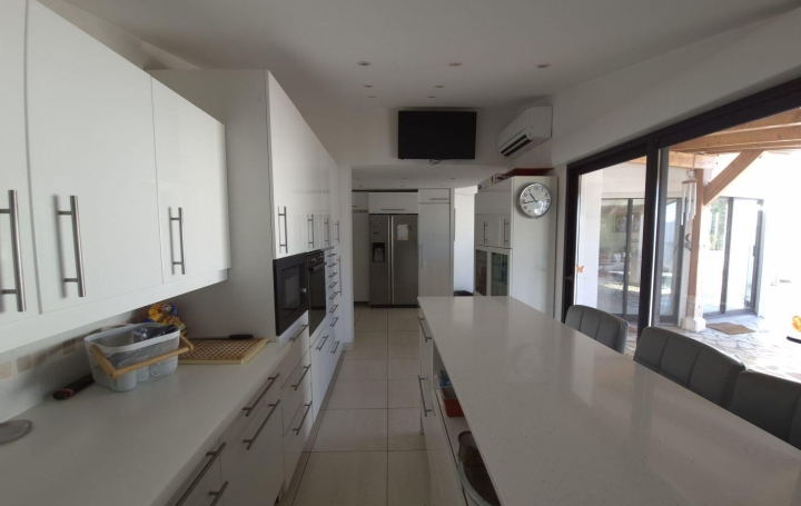 Maison de ville BESSAN (34550)  230 m2 770 000 € 