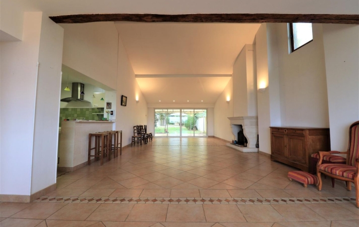 Maison BAYON-SUR-GIRONDE (33710)  229 m2 349 907 € 
