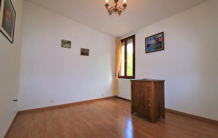 Maison BAYON-SUR-GIRONDE (33710)  229 m2 349 907 € 