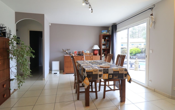 Maison SADIRAC (33670)  143 m2 387 000 € 