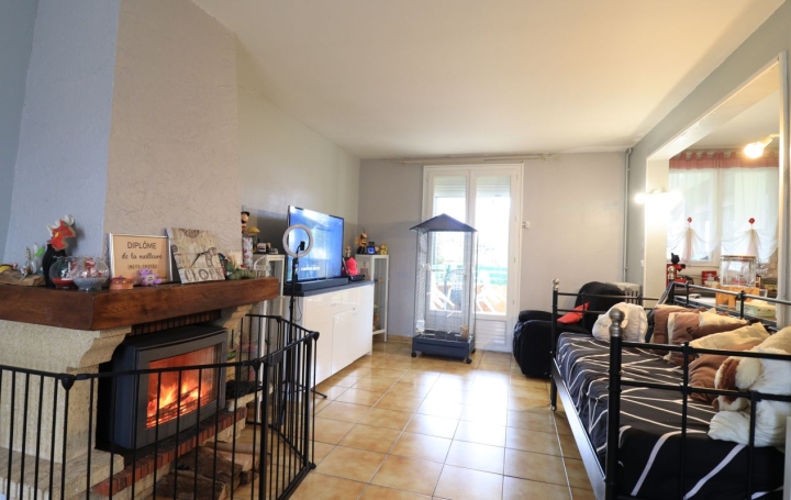 Maison AMBES (33810)  105 m2 233 200 € 