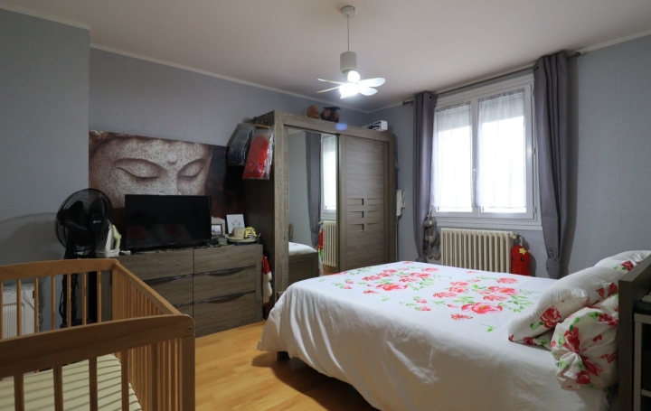 Maison AMBES (33810)  105 m2 233 200 € 