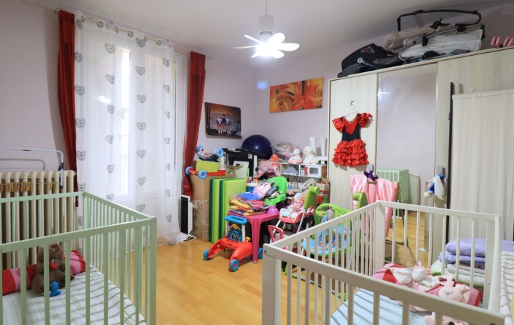 Maison AMBES (33810)  105 m2 233 200 € 