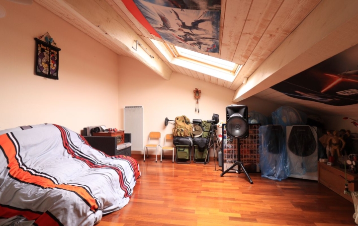 Maison AMBES (33810)  105 m2 233 200 € 