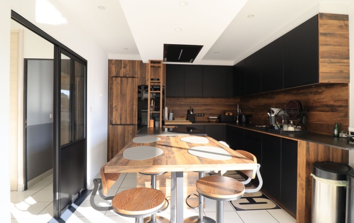 Maison LIBOURNE (33500)  191 m2 548 000 € 