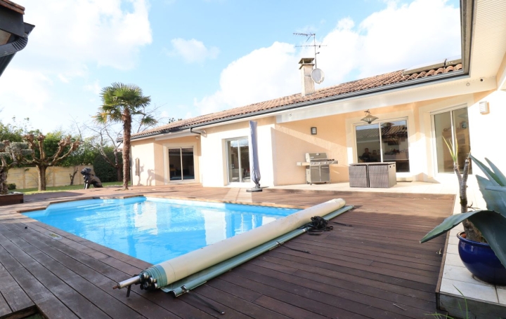 Maison LIBOURNE (33500)  191 m2 548 000 € 