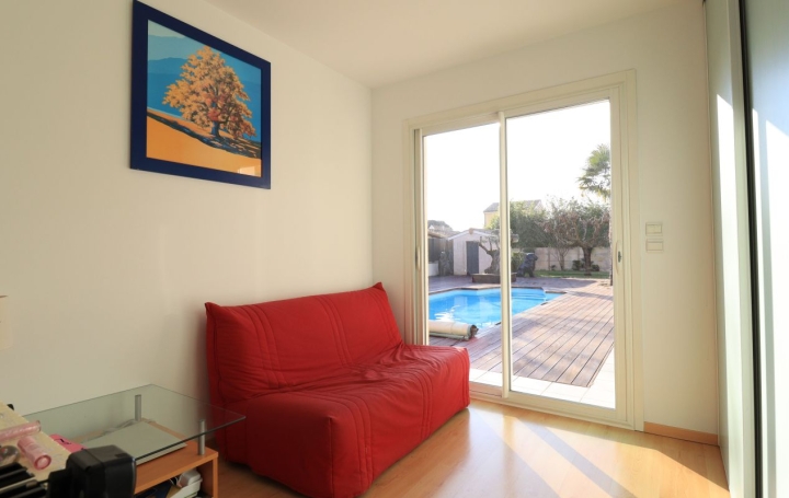 Maison LIBOURNE (33500)  191 m2 548 000 € 
