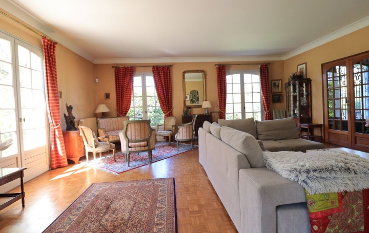 Maison CAMBLANES-ET-MEYNAC (33360)  170 m2 569 000 € 