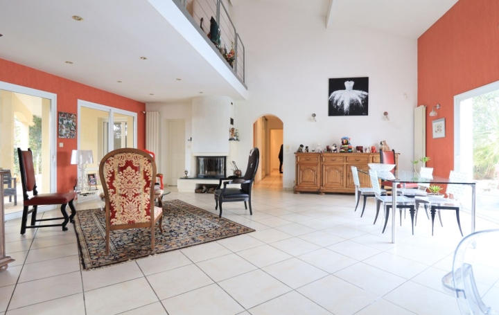 Maison PLASSAC (33390)  246 m2 499 000 € 