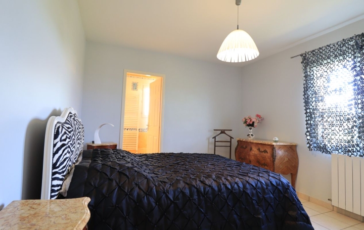 Maison PLASSAC (33390)  246 m2 499 000 € 