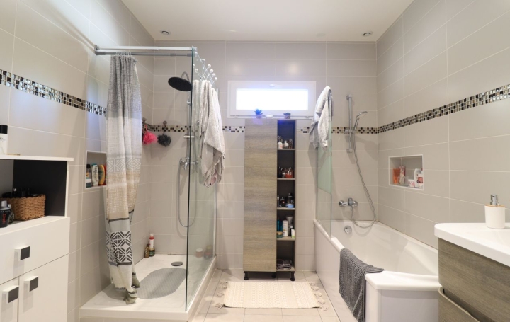 Maison CENON (33150)  154 m2 499 000 € 