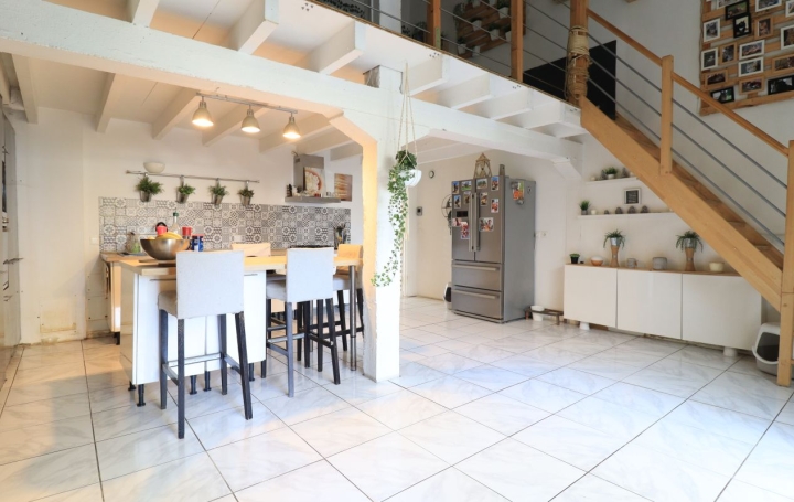 Maison de village COMPS (33710)  106 m2 176 550 € 