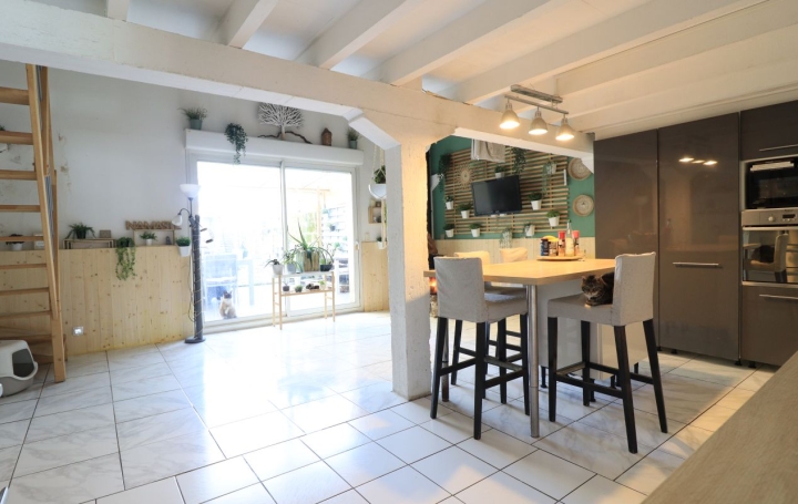 Maison de village COMPS (33710)  106 m2 176 550 € 