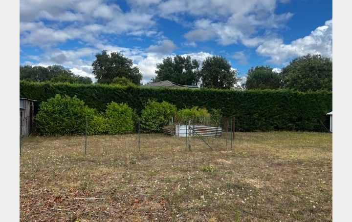 Terrain LEOGNAN (33850)   169 600 € 