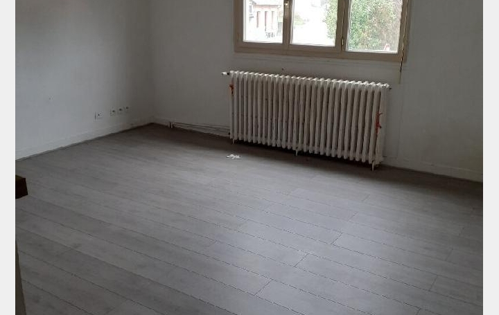 3 Pièces CHALUS (87230)  48 m2 499 € 