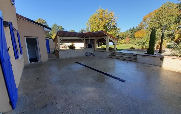 Maison PANAZOL (87350)  177 m2 2 400 € 