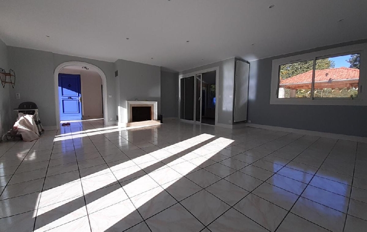 Maison PANAZOL (87350)  177 m2 2 400 € 