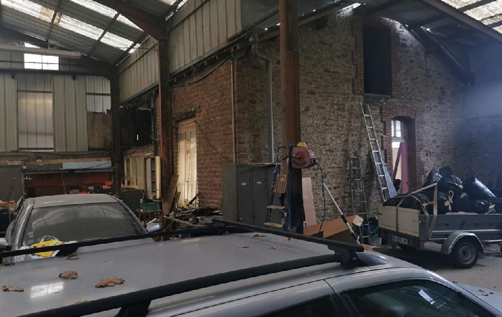 Local commercial AIXE-SUR-VIENNE (87700)  1 000 m2 129 300 € 