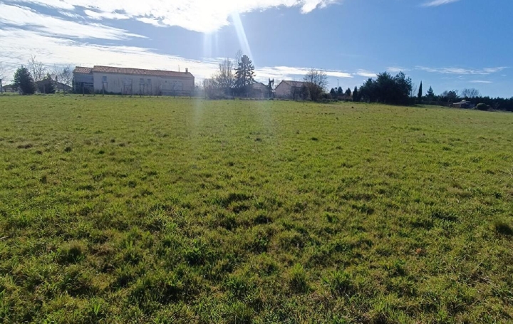 Réseau Immo-diffusion : Terrain  BUSSIERE-GALANT  3 124 m2 20 700 € 