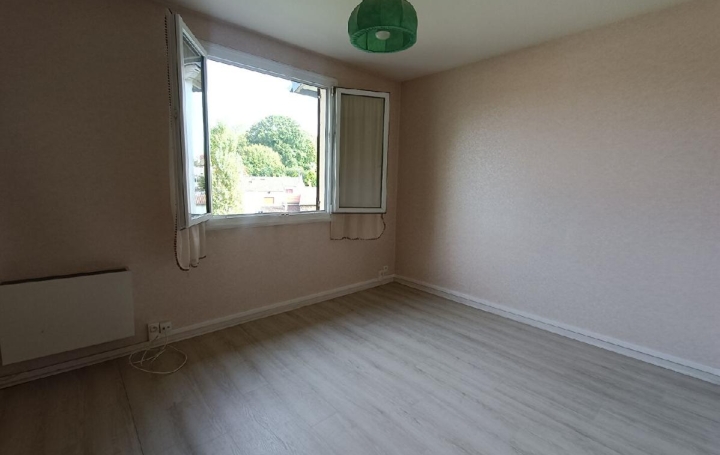 3 Pièces CHALUS (87230)  79 m2 49 280 € 