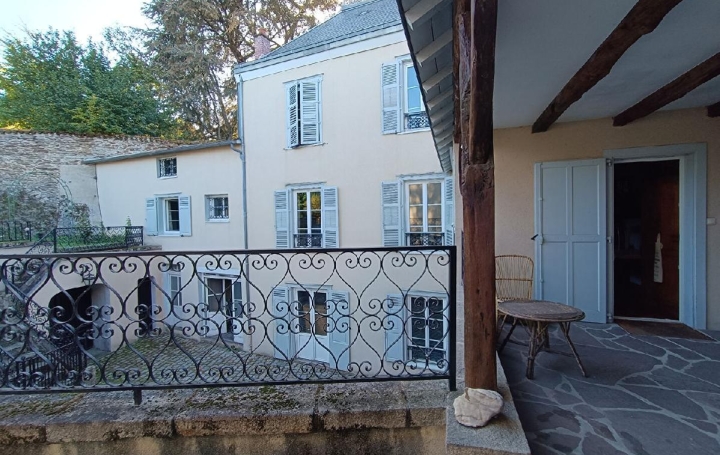 Maison AIXE-SUR-VIENNE (87700)  278 m2 330 750 € 