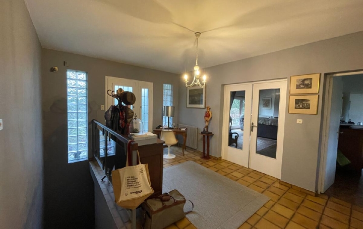 Maison BESSINES-SUR-GARTEMPE (87250)  208 m2 240 540 € 