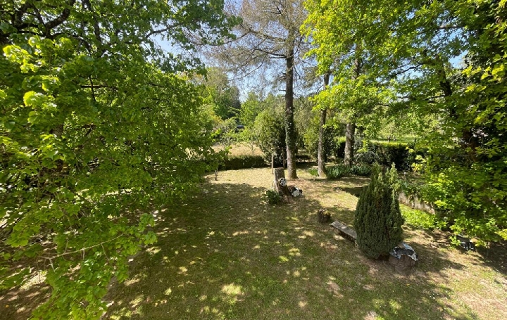 Maison VERNEUIL-SUR-VIENNE (87430)  110 m2 180 200 € 