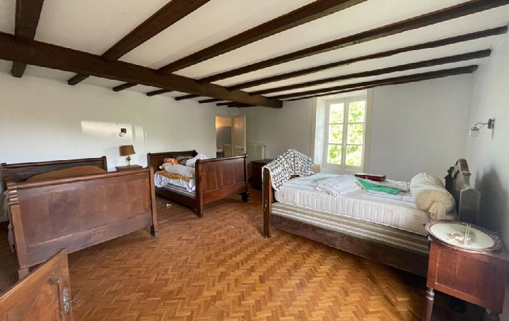 Maison VIDEIX (87600)  165 m2 160 125 € 