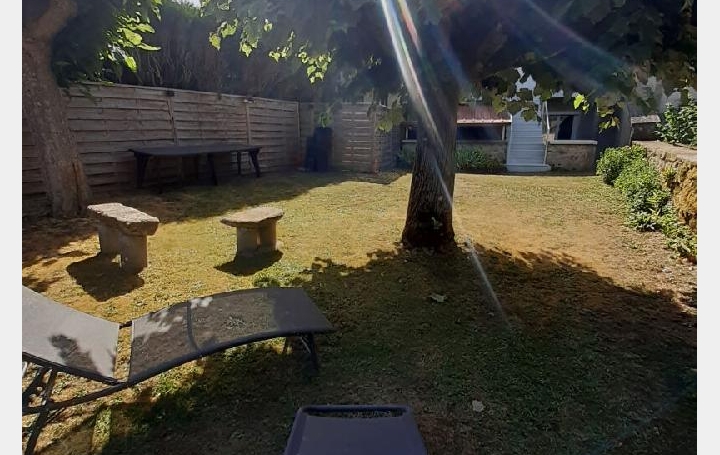 Maison NIEUL (87510)  120 m2 180 200 € 