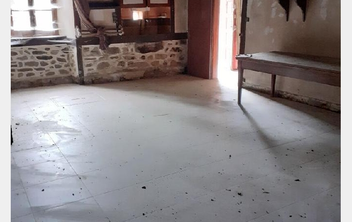 Maison SAINT-CYR (87310)  144 m2 107 750 € 