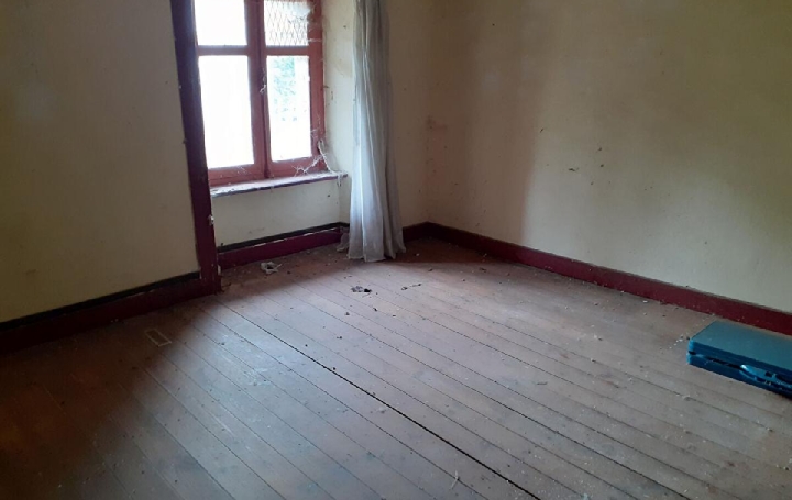Maison SAINT-CYR (87310)  144 m2 107 750 € 