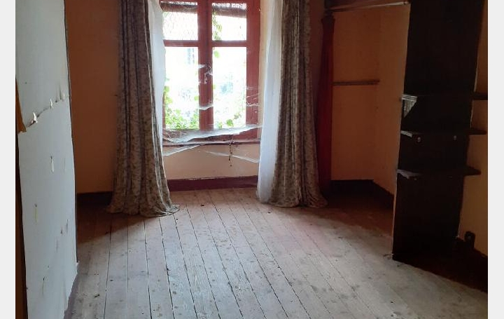 Maison SAINT-CYR (87310)  144 m2 107 750 € 