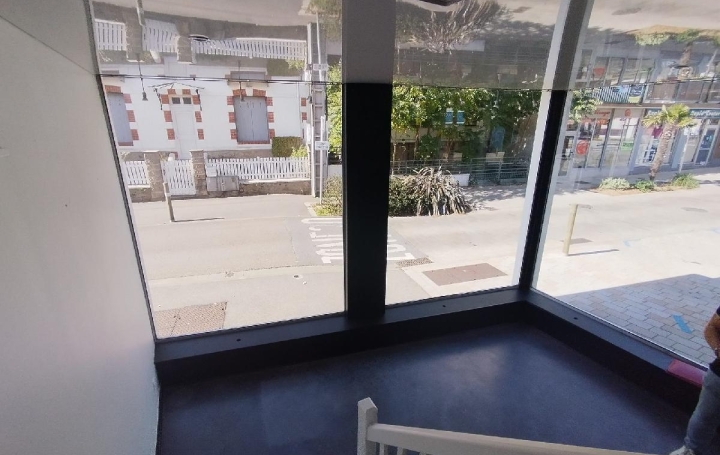 Local commercial PORNICHET (44380)  39 m2 747 € 